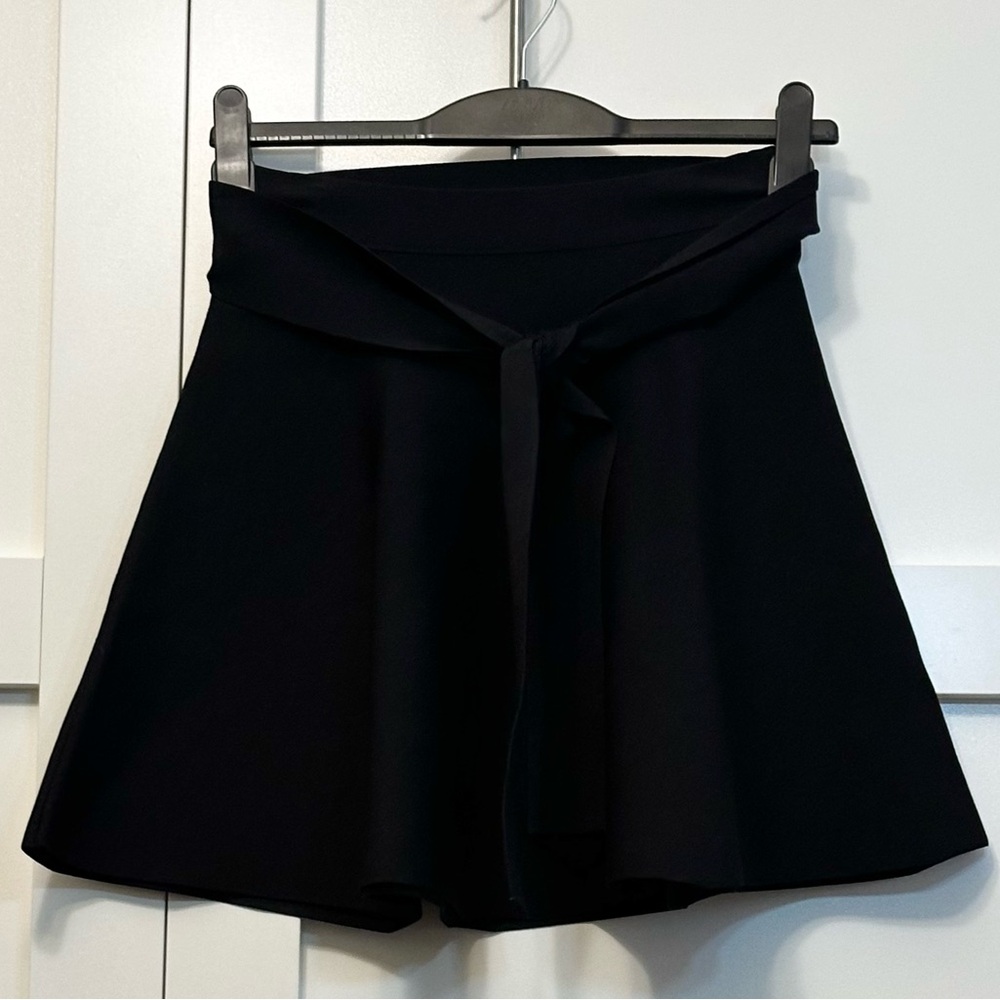 C/MEO COLLECTIVE Skirt Black Mini Wide Flare Self Tie Belt Size 6 Small